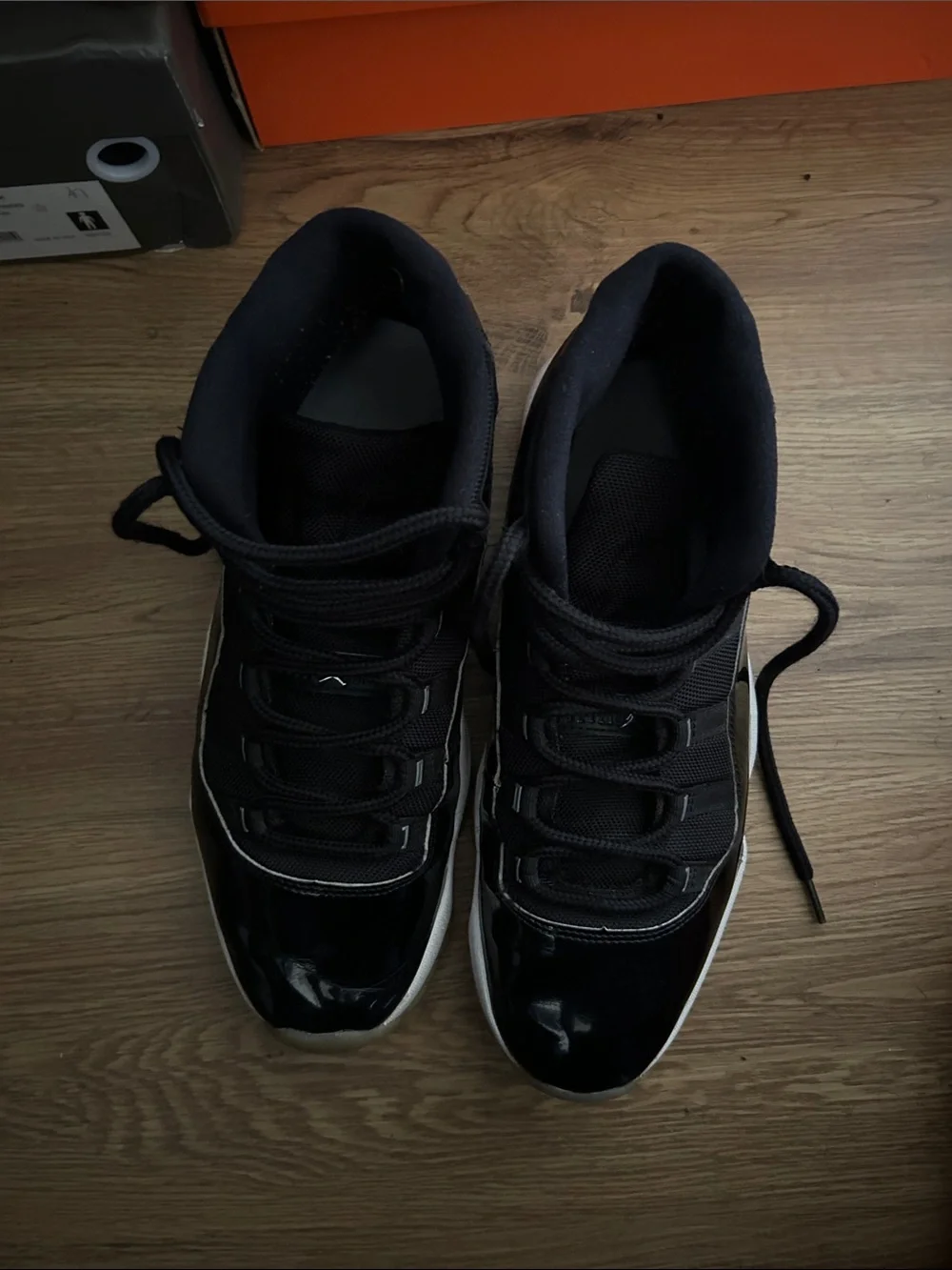 Jordan Retro High Top Sneakers - Black/White